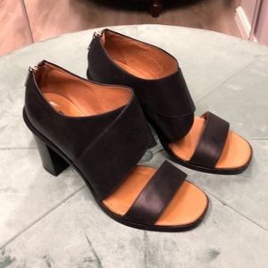 Modern Vintage Black Block Heel Sandals